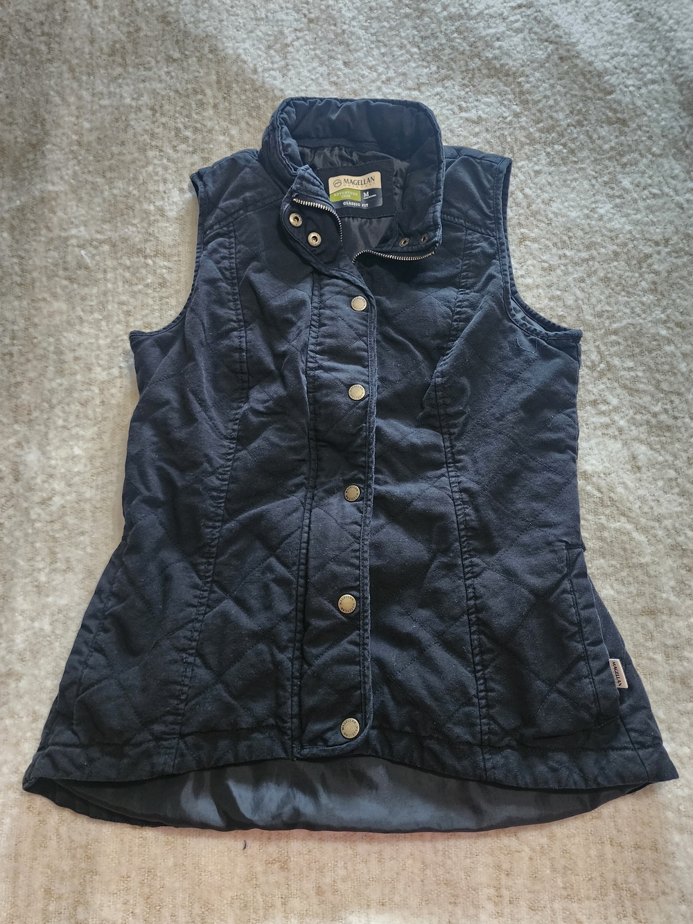 Magellan Outdoors Women's [M] Black Quilted Campfire Vest Full Zip Sna